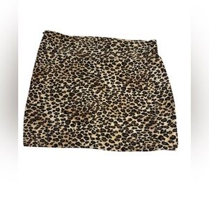 Stylish Animal Print Mini Skirt. Size large NWOT!
